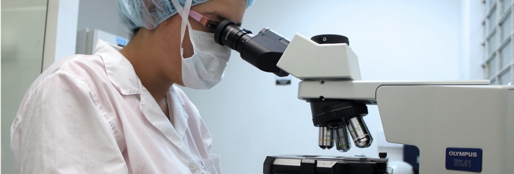 microscope-2352651_1280 1.jpg